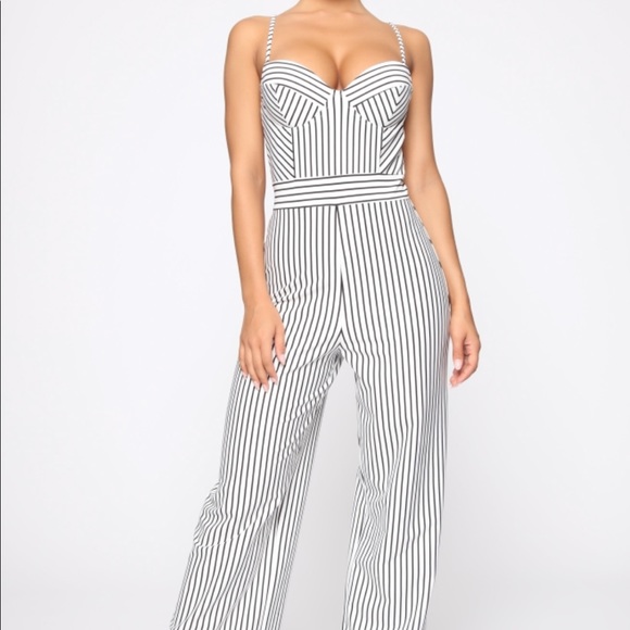 FASHION NOVA JUMPSUIT NWOT - Picture 1 of 10